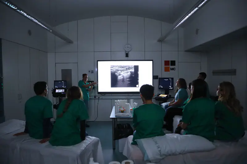 Imagen de las instalaciones de los laboratorios del Máster Enfermo Crítico y Emergencias.